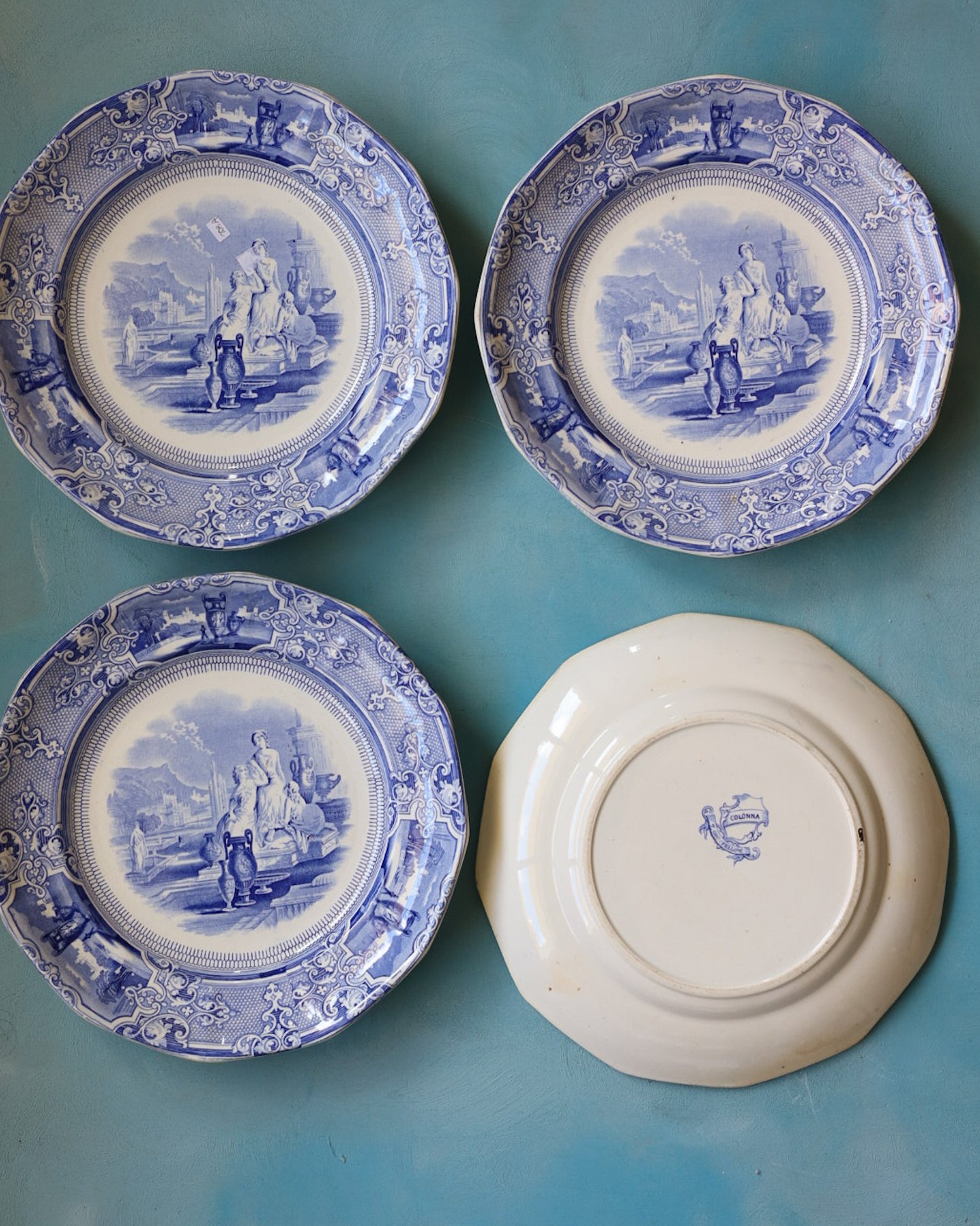 set di Quattro di Piatti Staffordshire in Transferware – Pattern "Colonna", Thomas Goodfellow, Inghilterra, circa 1851-1852