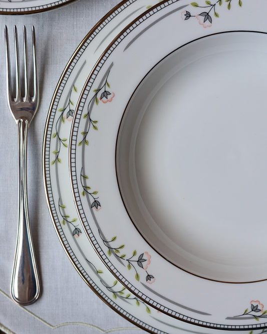 Servizio da 12 piati in porcellana Royal Grafton decoro camille