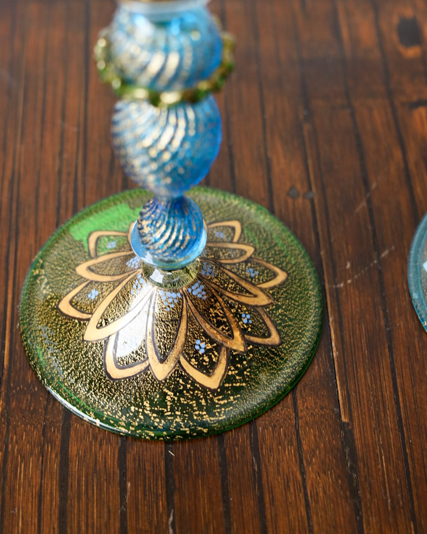 Bicchiere da collezione Gabbiani colorati con decoro oro