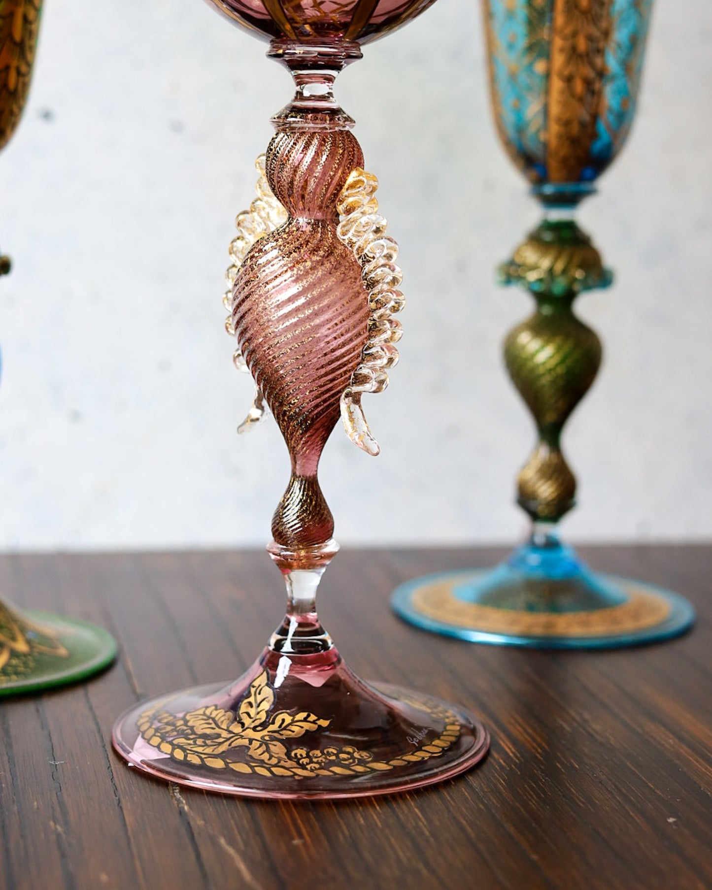 Bicchiere da collezione Gabbiani colorati con decoro oro