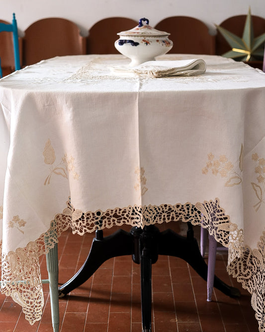 Tovaglia in Lino con Pizzo a Tombolo e Ricamo a Mano — 12 Tovaglioli — cm 260×168