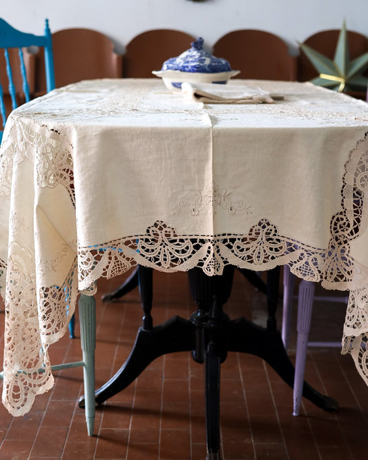 Tovaglia in Lino con Pizzo a Tombolo — 12 Tovaglioli — cm 256×168