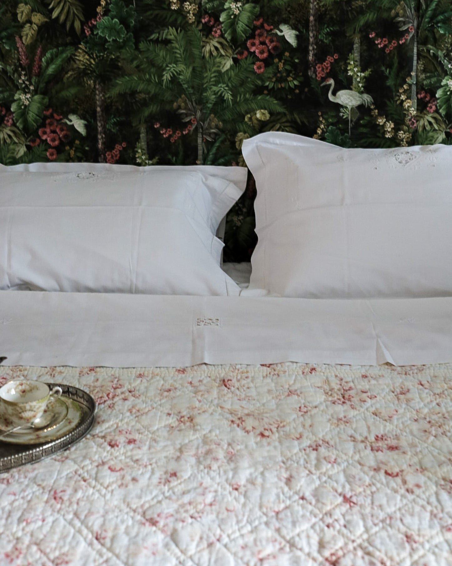 Lenzuolo Matrimoniale con Due Federe in Lino-Cotone — Ricamo ad Ago Bianco su Bianco e Punto in Aria