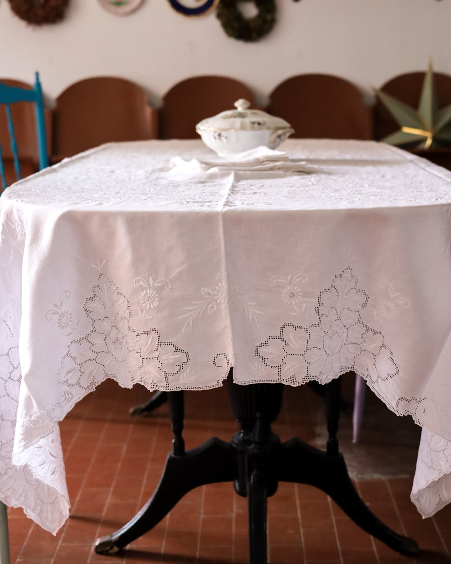 Tovaglia in Lino con Sfilato Siciliano — 12 Tovaglioli — cm 240×162