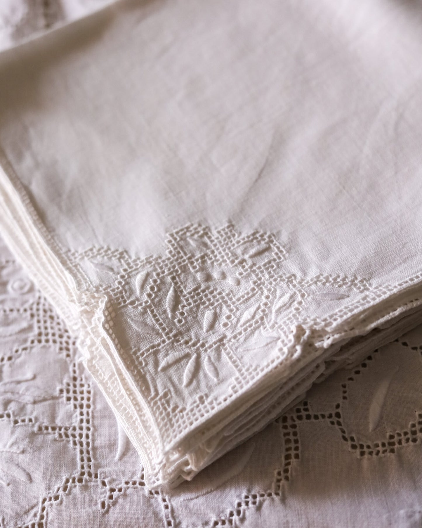Tovaglia in Lino con Sfilato Siciliano — 12 Tovaglioli — cm 240×162