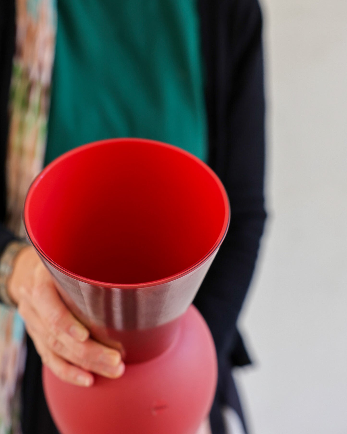 Vaso Venini rosso opalino modello regina