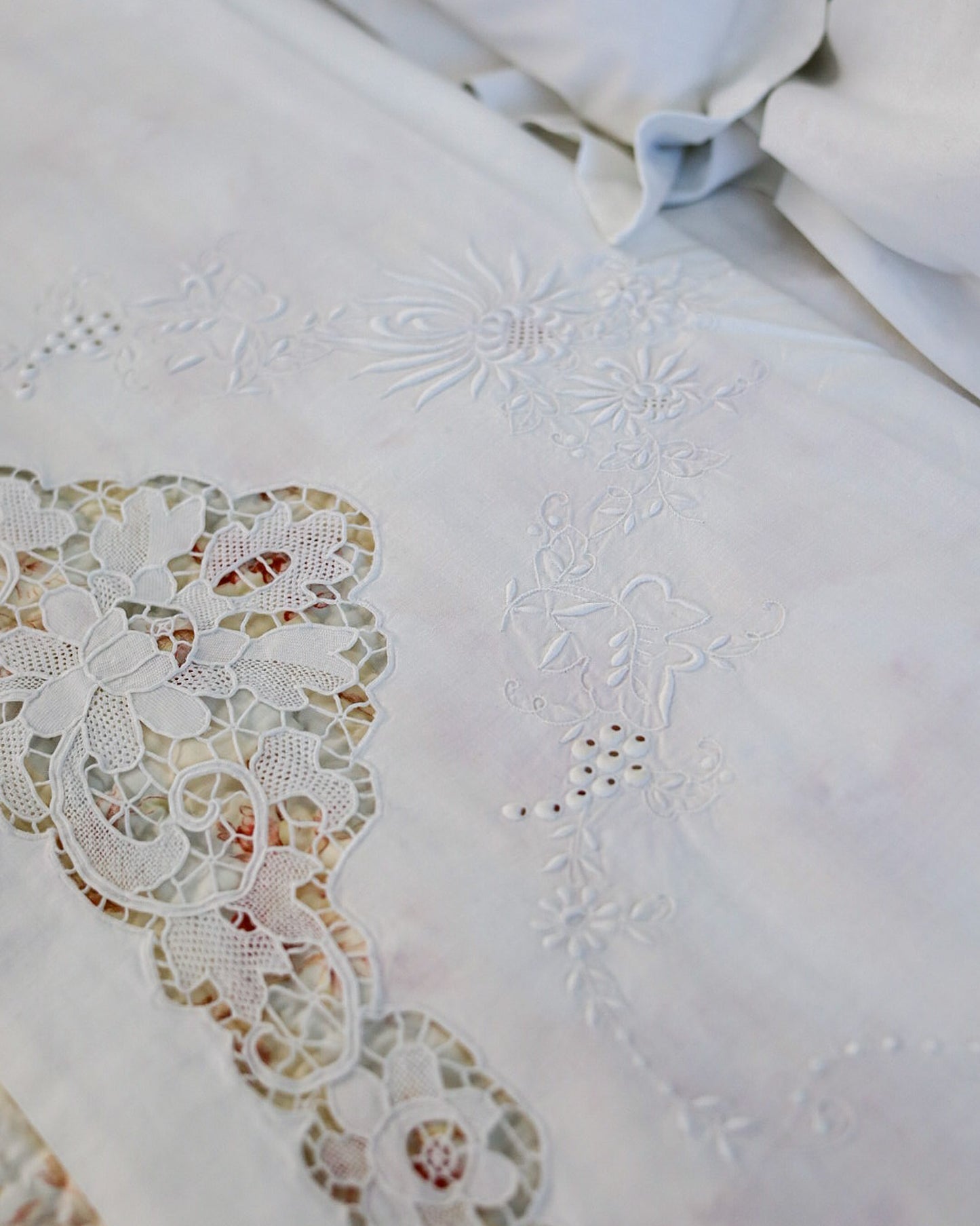 Lenzuolo matrimoniale misto lino con inserto pizzo di burano