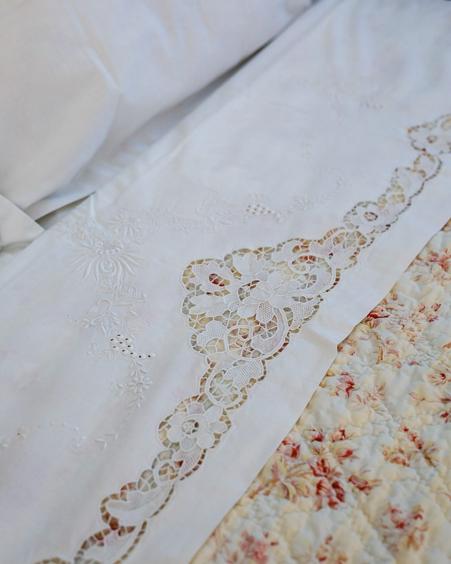 Lenzuolo matrimoniale misto lino con inserto pizzo di burano