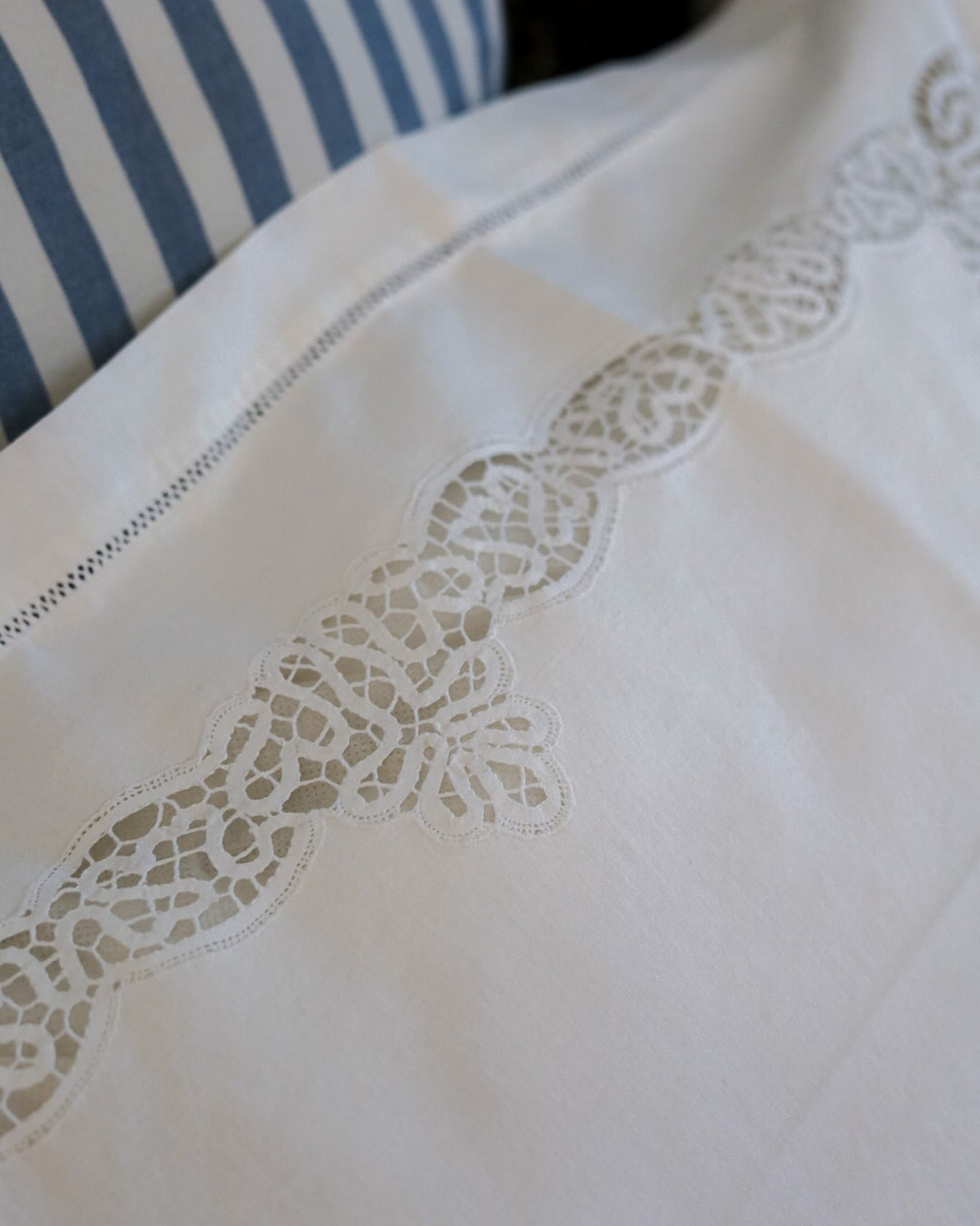 Lenzuolo matrimoniale in lino con pizzo a tombolo