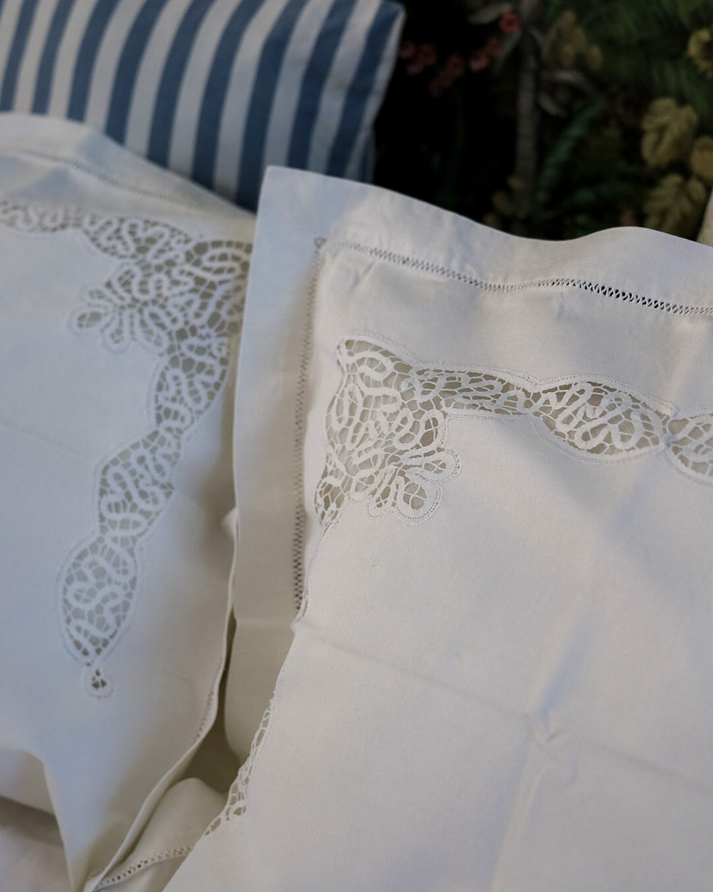 Lenzuolo matrimoniale in lino con pizzo a tombolo