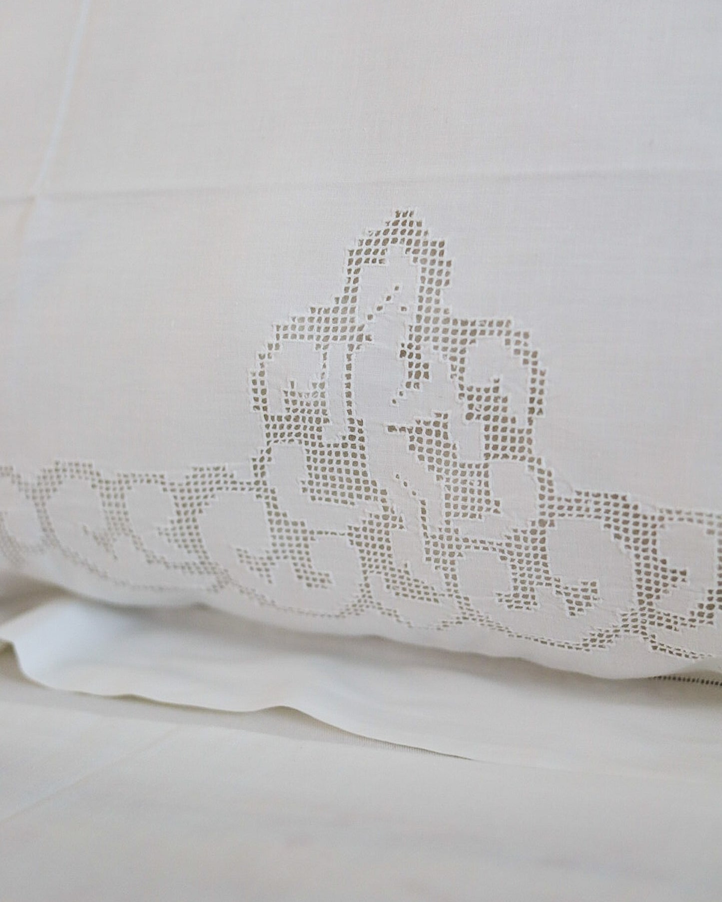 Lenzuolo matrimoniale in misto lino cotone con angelo musico