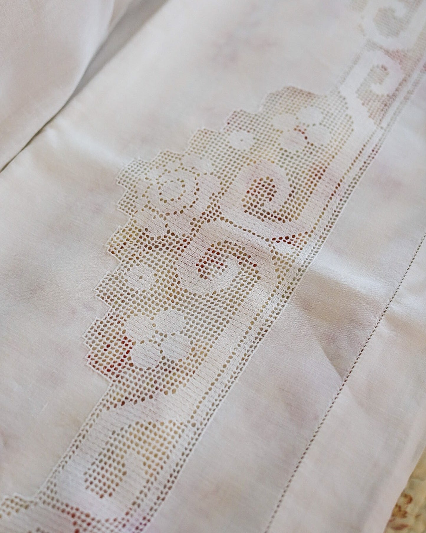 Lenzuolo matrimoniale in  lino sfilato siciliano geometrico
