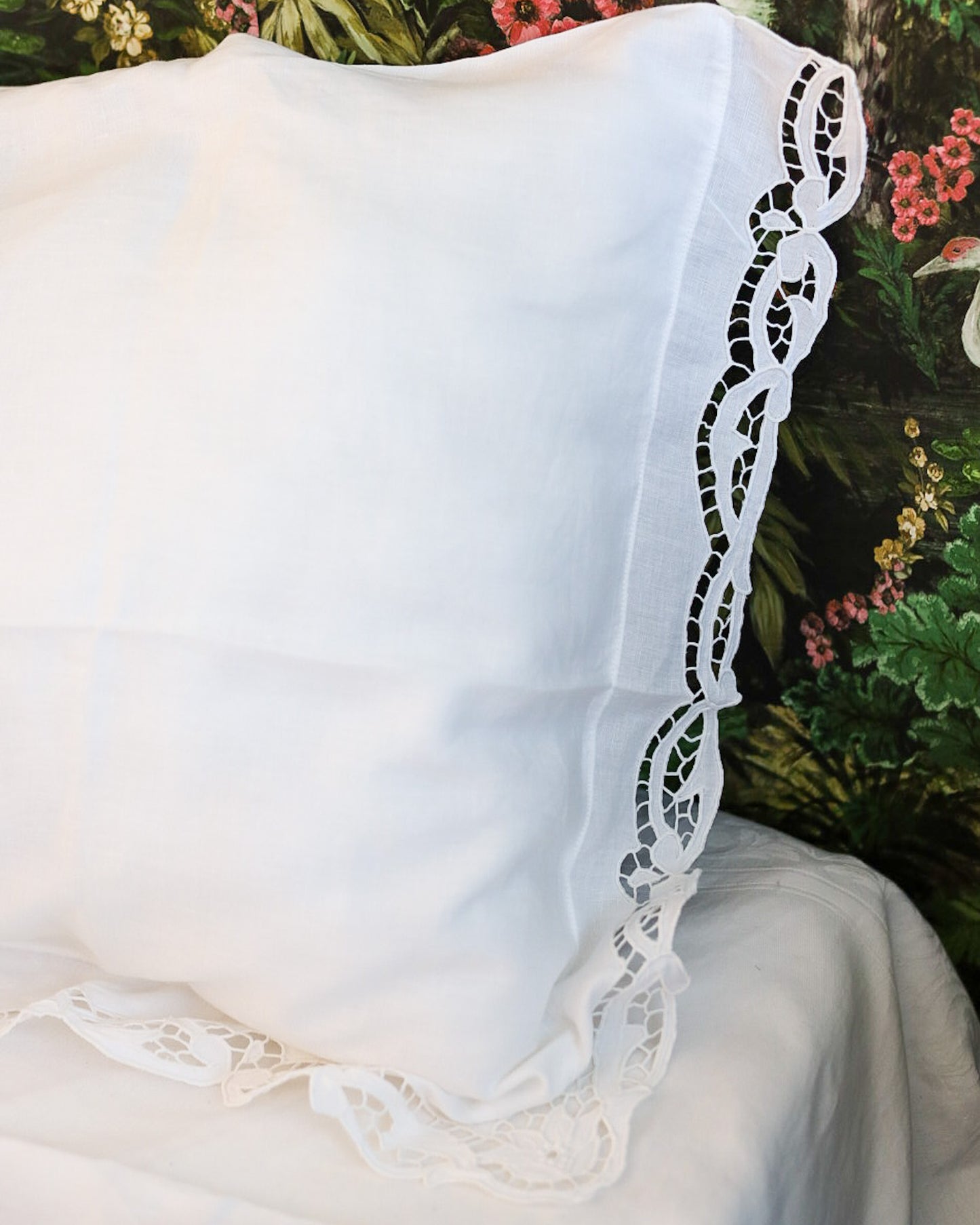 Lenzuolo matrimoniale in  lino con intaglio stile liberty