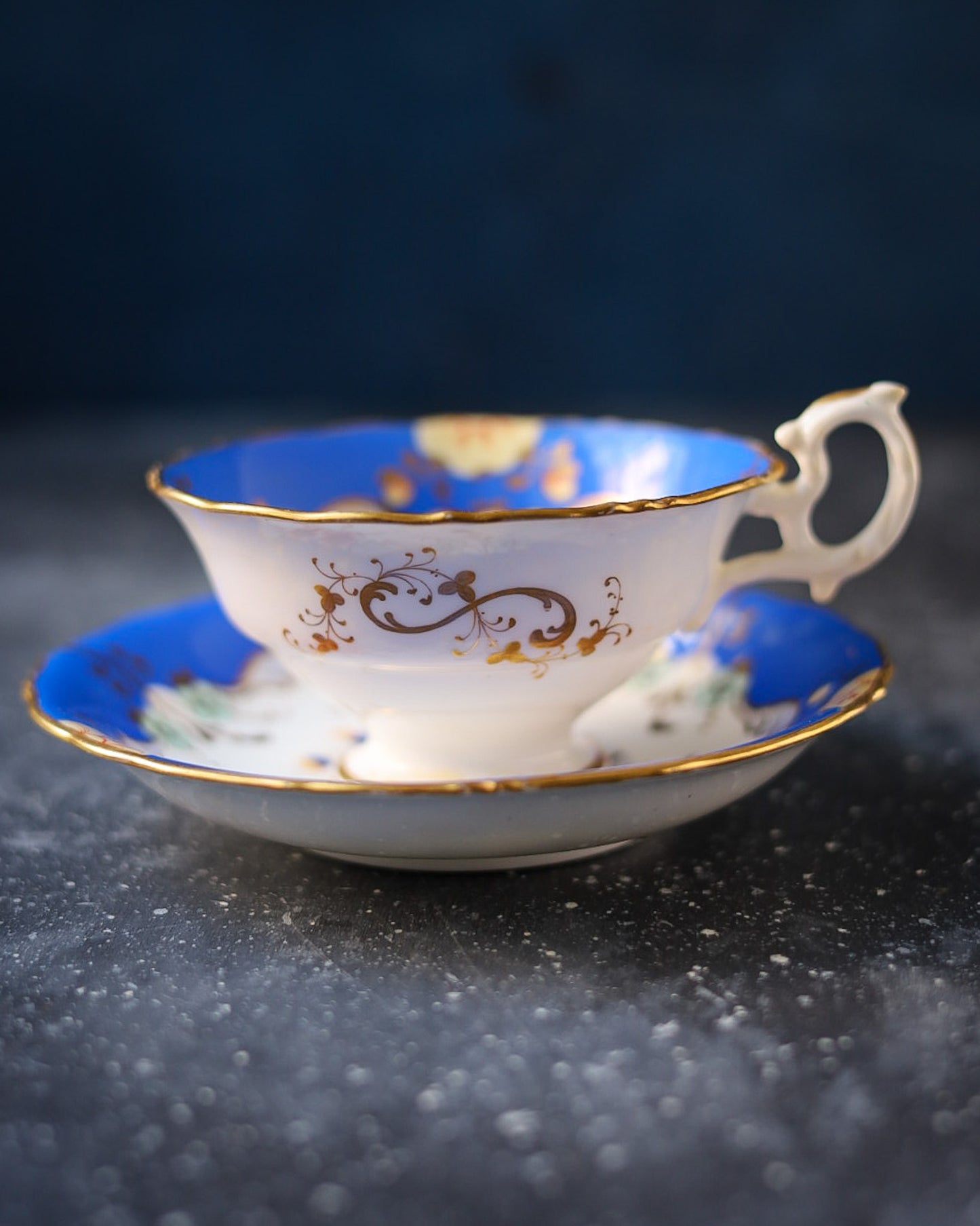 tazza antica primi 800 dipinta a mano bordo celeste