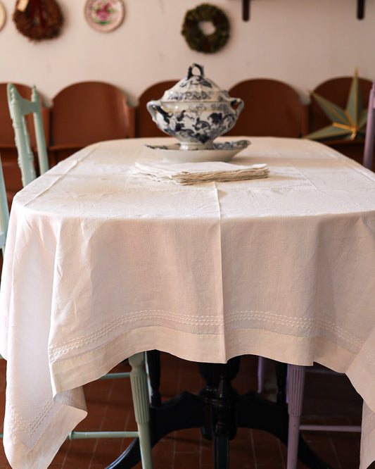 Tovaglia in lino bianco con 12 tovaglioli ricamo geometrico