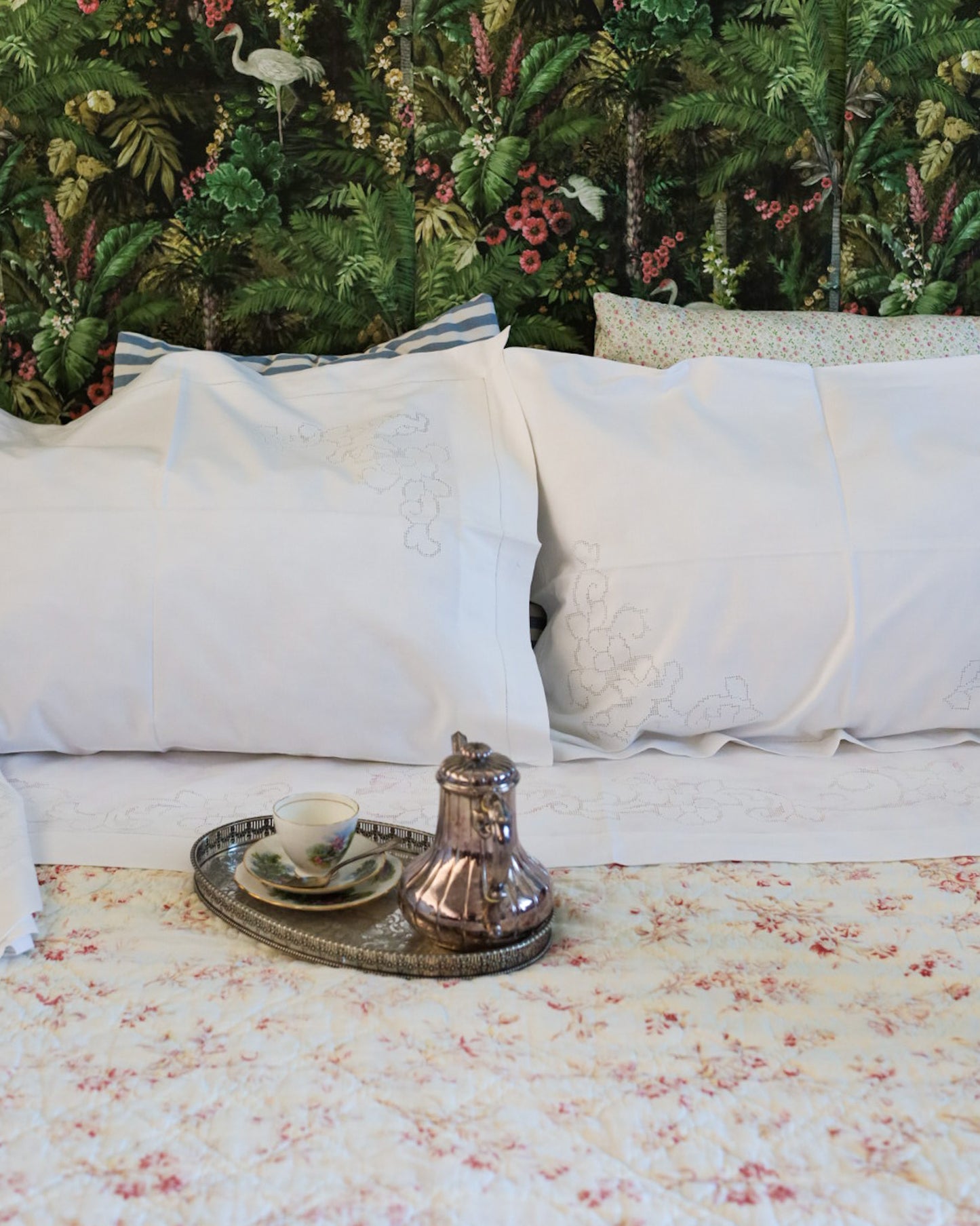 Lenzuolo matrimoniale con angeli in sfilato siciliano