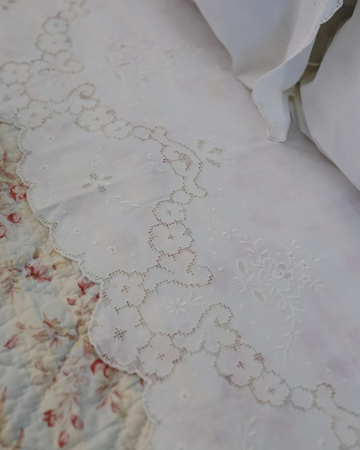 Lenzuolo matrimoniale in lino ricamo sfilato siciliano liberty