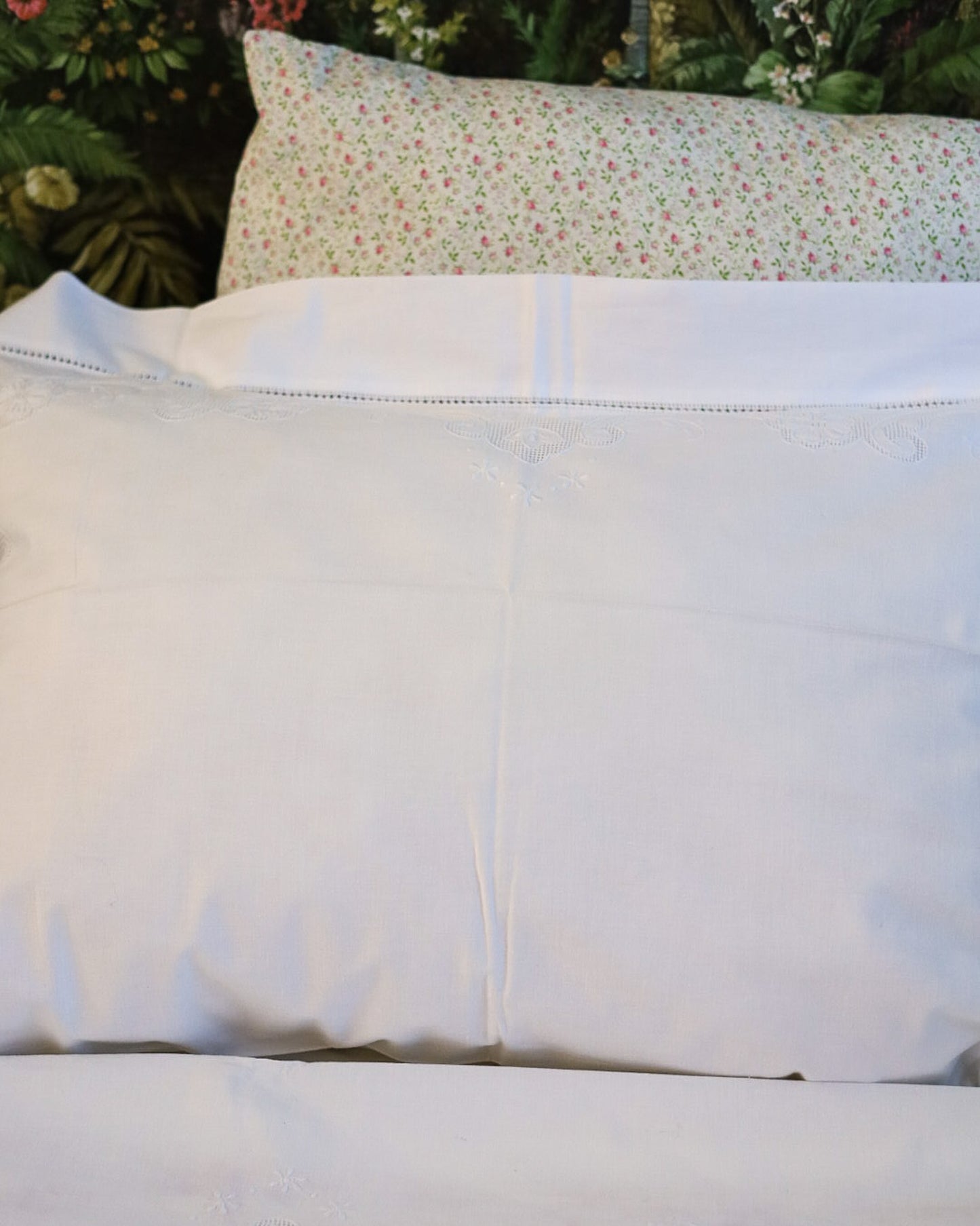 Lenzuolo matrimoniale in lino con sfilato siciliano e gigliuccio