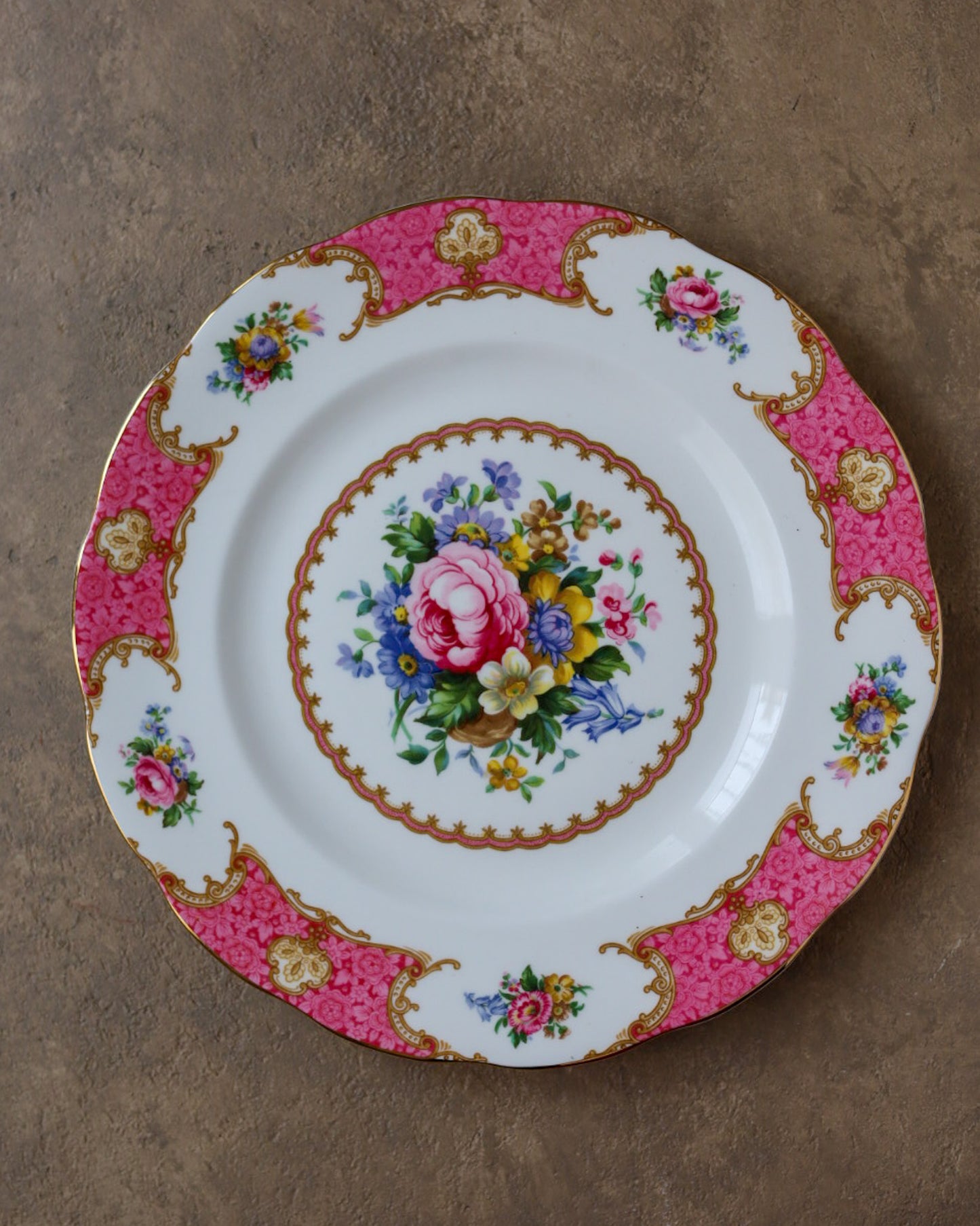 Servizio di Piatti in Porcellana Royal Albert — Decoro "Lady Carlyle" — Bone China Inglese