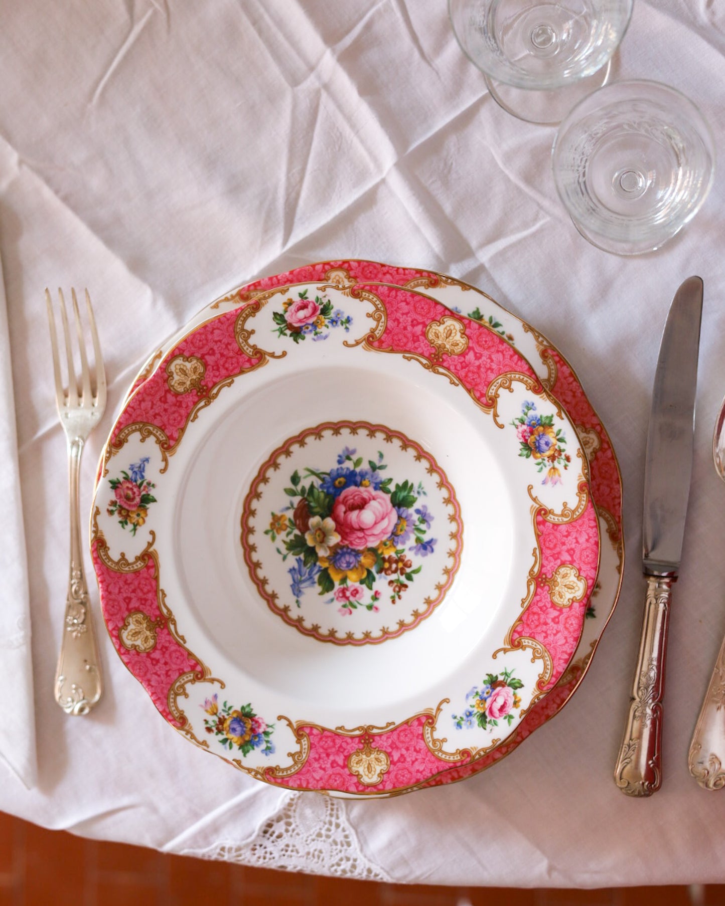 Servizio di Piatti in Porcellana Royal Albert — Decoro "Lady Carlyle" — Bone China Inglese