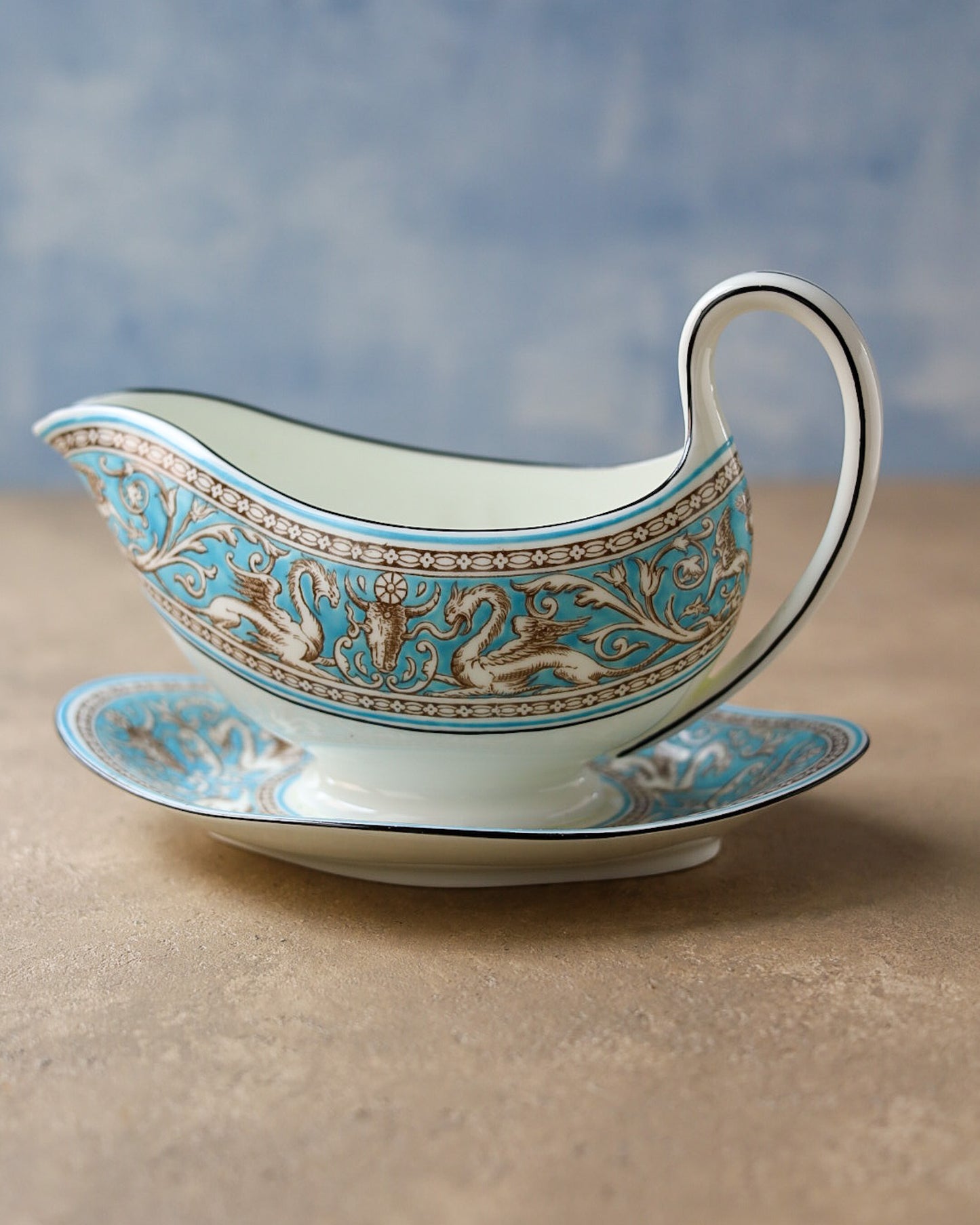 Servizio da Tavola Wedgwood "Florentine Turchese" — Bone China Inglese con Decoro a Smalti