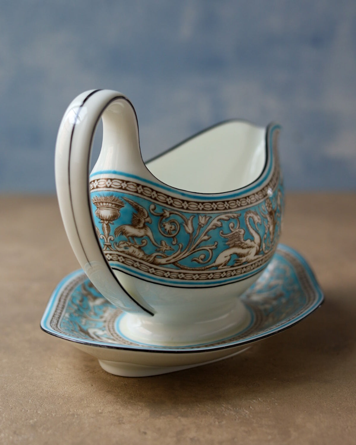 Servizio da Tavola Wedgwood "Florentine Turchese" — Bone China Inglese con Decoro a Smalti