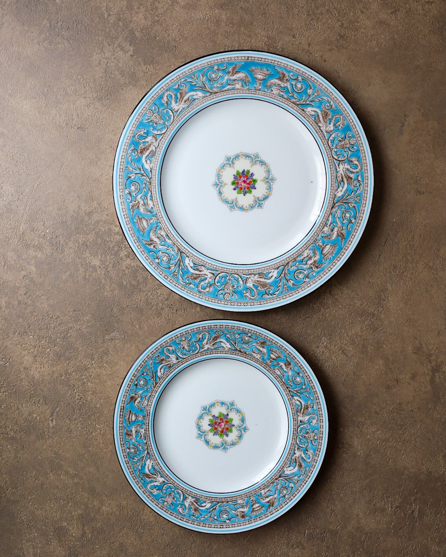 Servizio da Tavola Wedgwood "Florentine Turchese" — Bone China Inglese con Decoro a Smalti