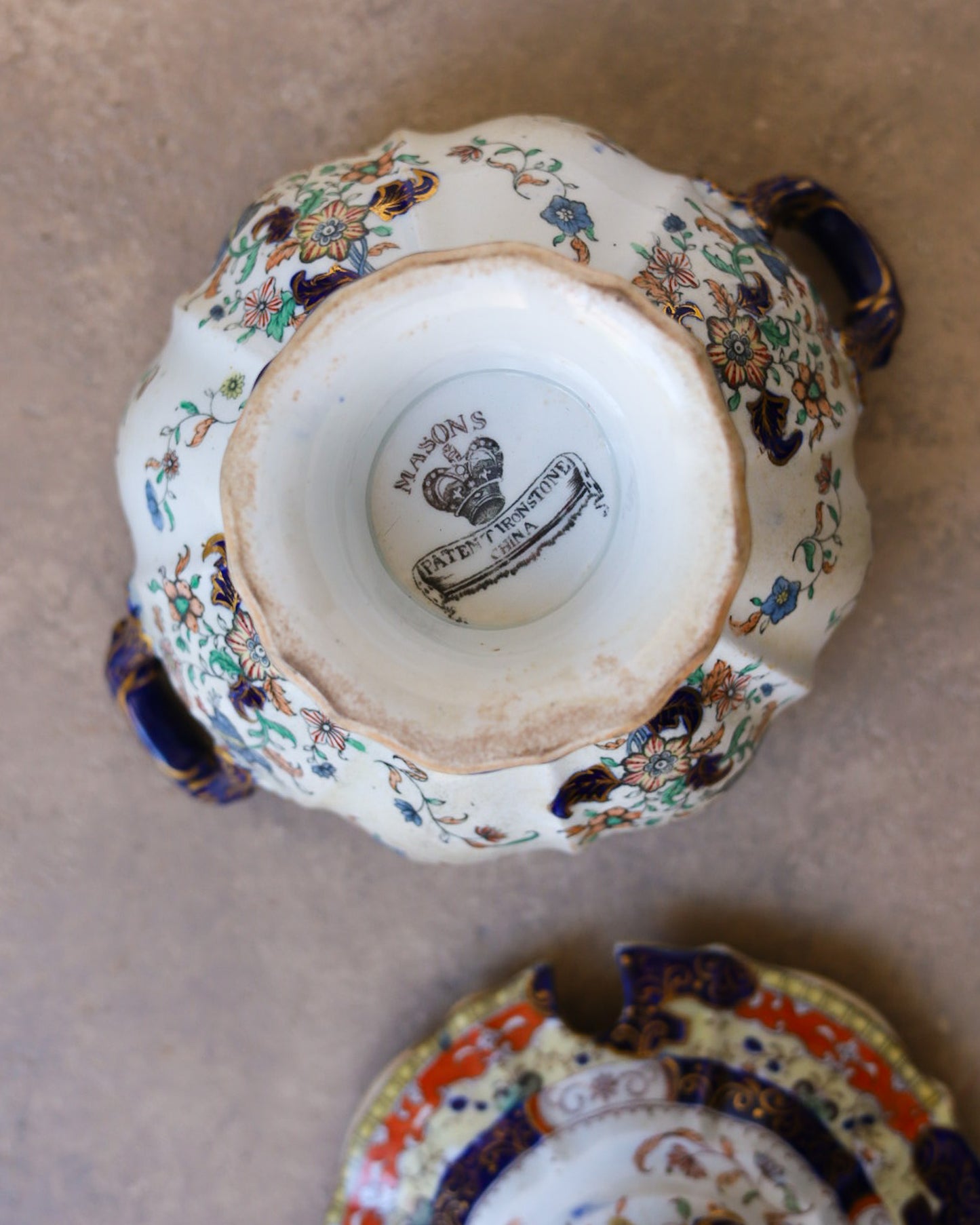 Salsiera in Ironstone Mason's — Decoro Imari Dipinto a Mano — Inghilterra XIX Secolo