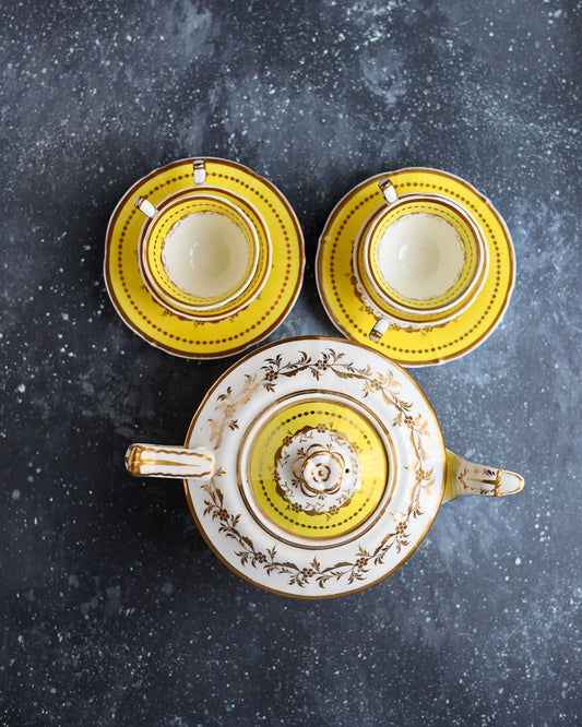 Servizio da Tè Georgiano - Porcellana Inglese con Fondo Giallo e Decorazione Oro - Primi 1800
