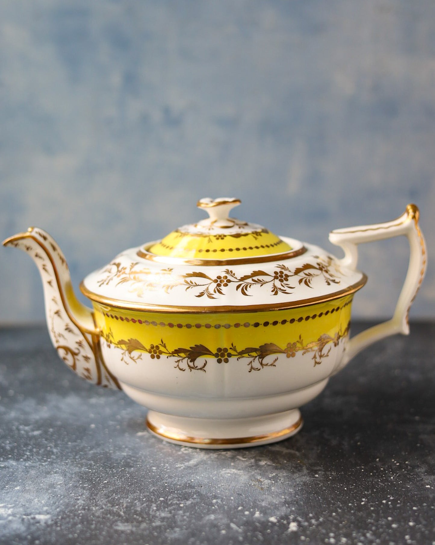 Servizio da Tè Georgiano - Porcellana Inglese con Fondo Giallo e Decorazione Oro - Primi 1800