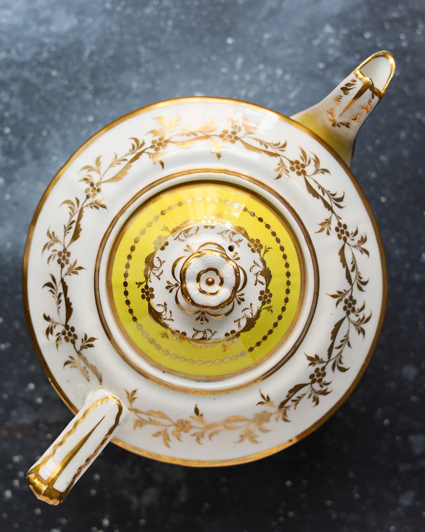 Servizio da Tè Georgiano - Porcellana Inglese con Fondo Giallo e Decorazione Oro - Primi 1800