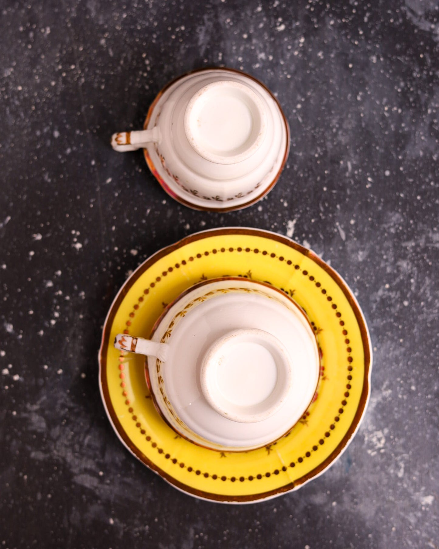 Servizio da Tè Georgiano - Porcellana Inglese con Fondo Giallo e Decorazione Oro - Primi 1800