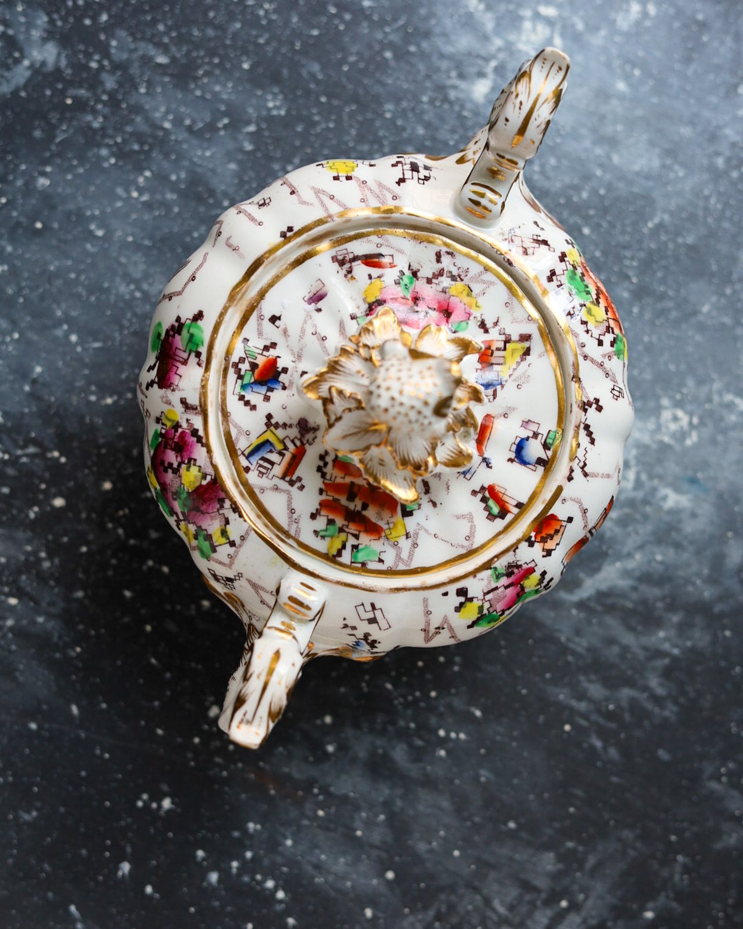 Zuccheriera Georgiana su Piede - Porcellana Inglese con Manici Rococò - Primi 1800