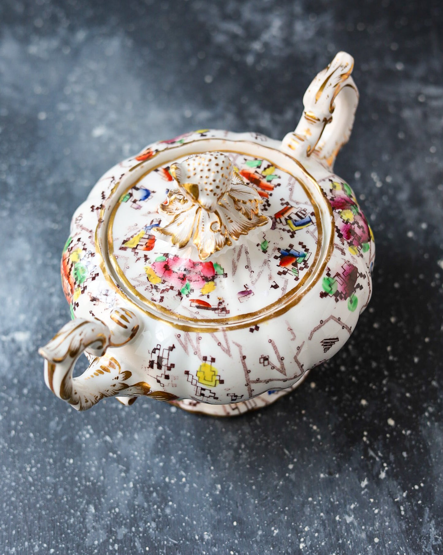 Zuccheriera Georgiana su Piede - Porcellana Inglese con Manici Rococò - Primi 1800