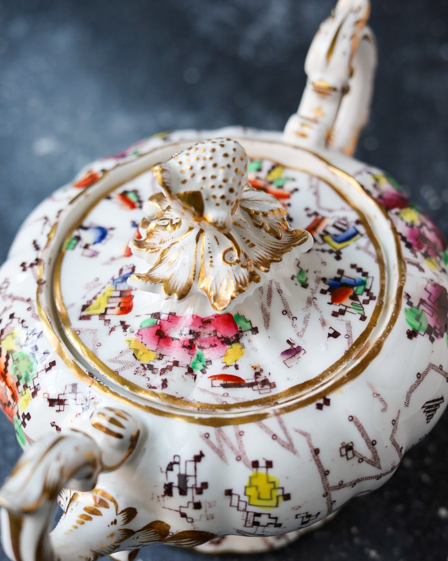 Zuccheriera Georgiana su Piede - Porcellana Inglese con Manici Rococò - Primi 1800