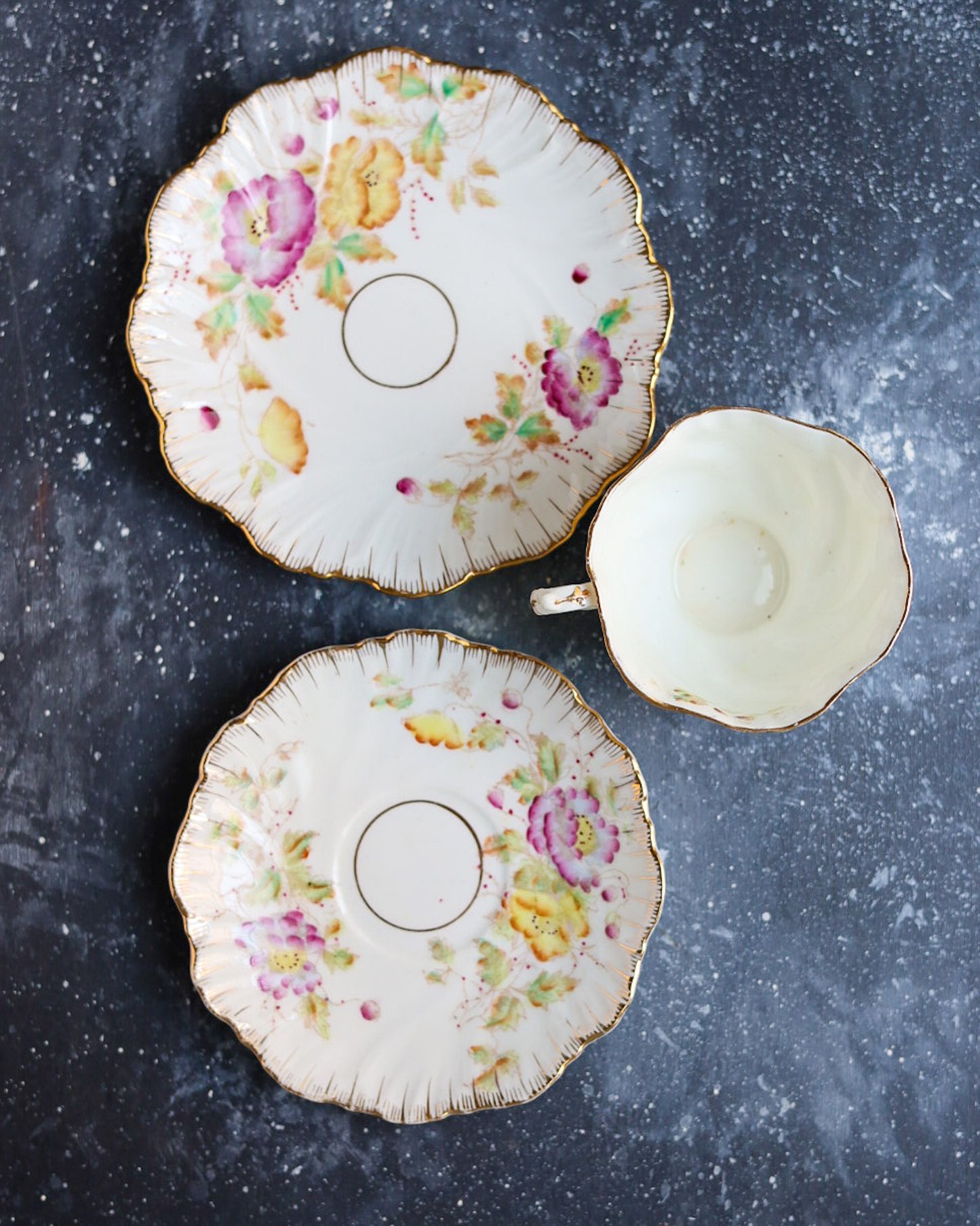 Trio da Tè con Decoro Floreale - Bone China - Primi 1900