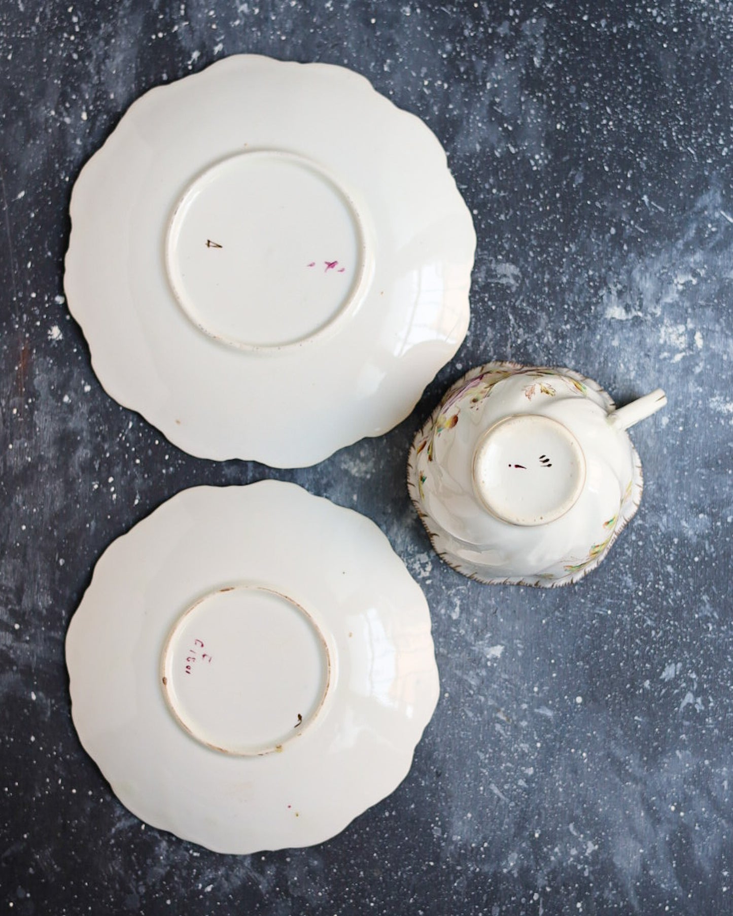 Trio da Tè con Decoro Floreale - Bone China - Primi 1900