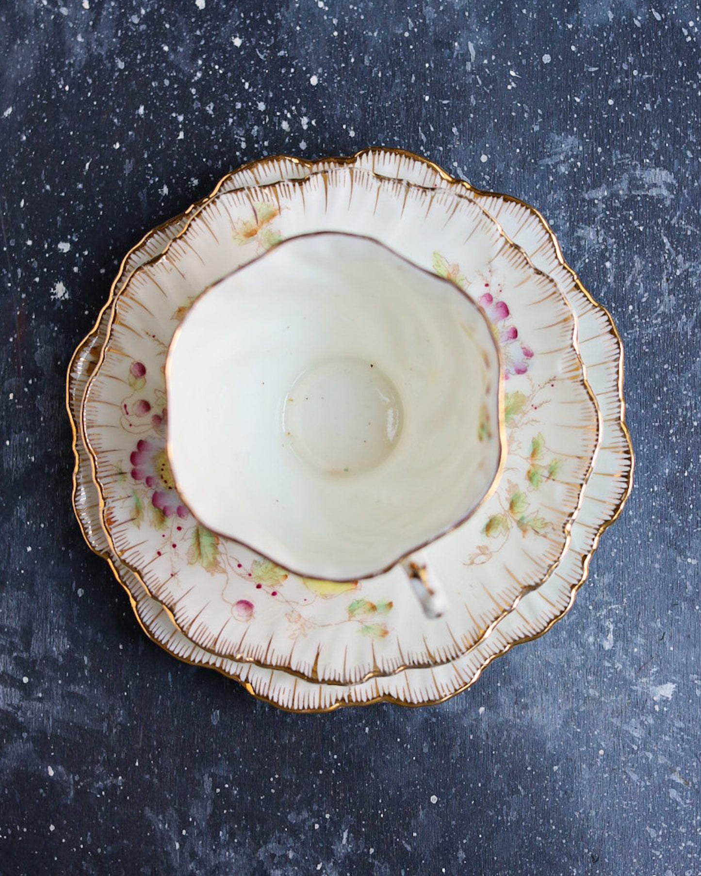 Trio da Tè con Decoro Floreale - Bone China - Primi 1900