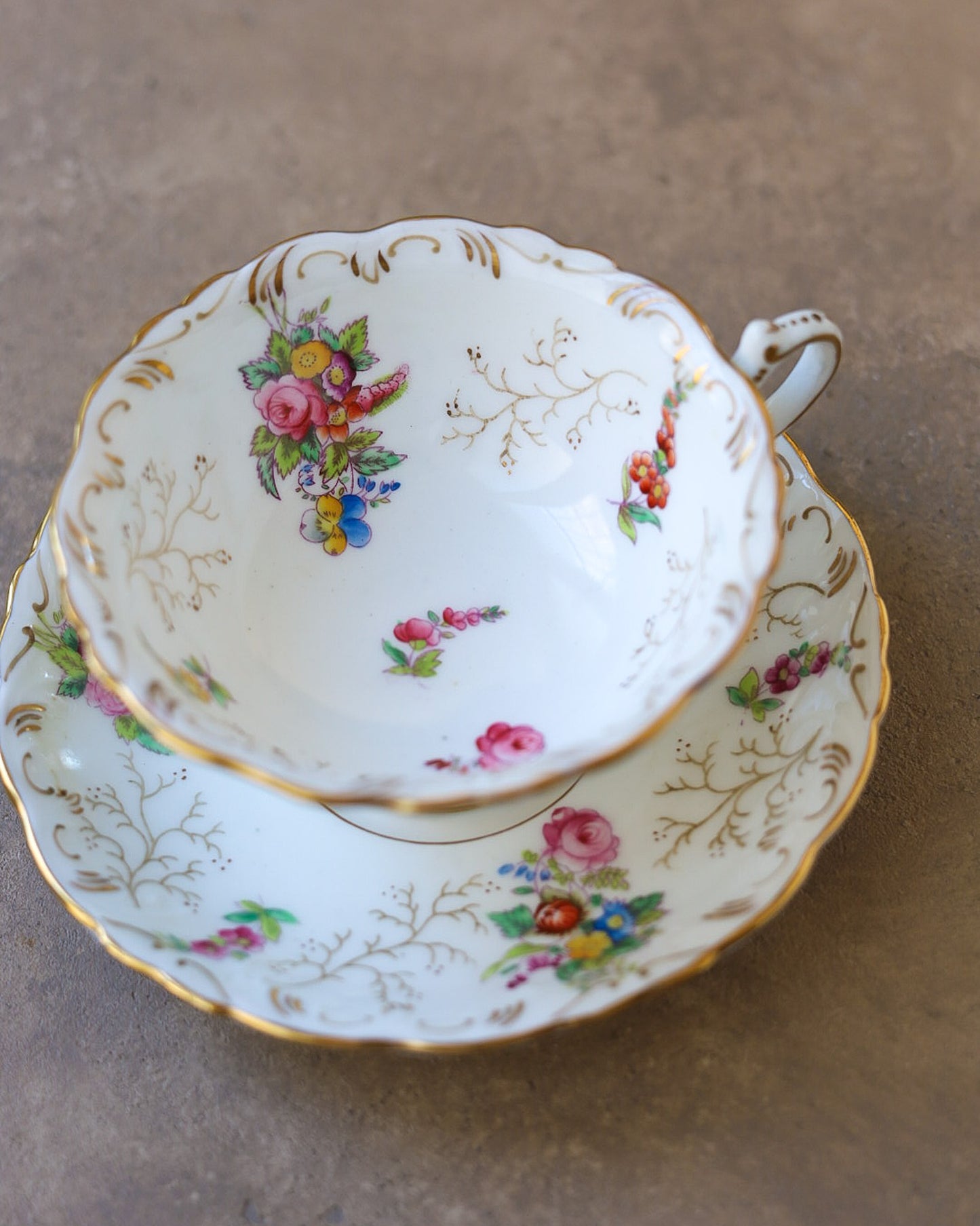 Tazza da Tè con Piattino Coalport — Bouquet Dipinto a Mano — Pieno XIX Secolo