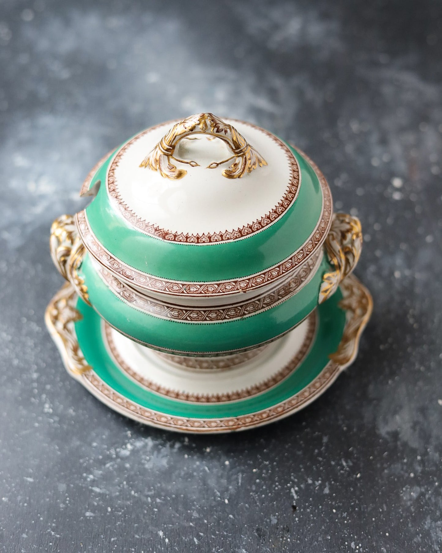 Salsiera con Coperchio e Piattino - Verde Smeraldo e Oro - Bone China - Metà 1800