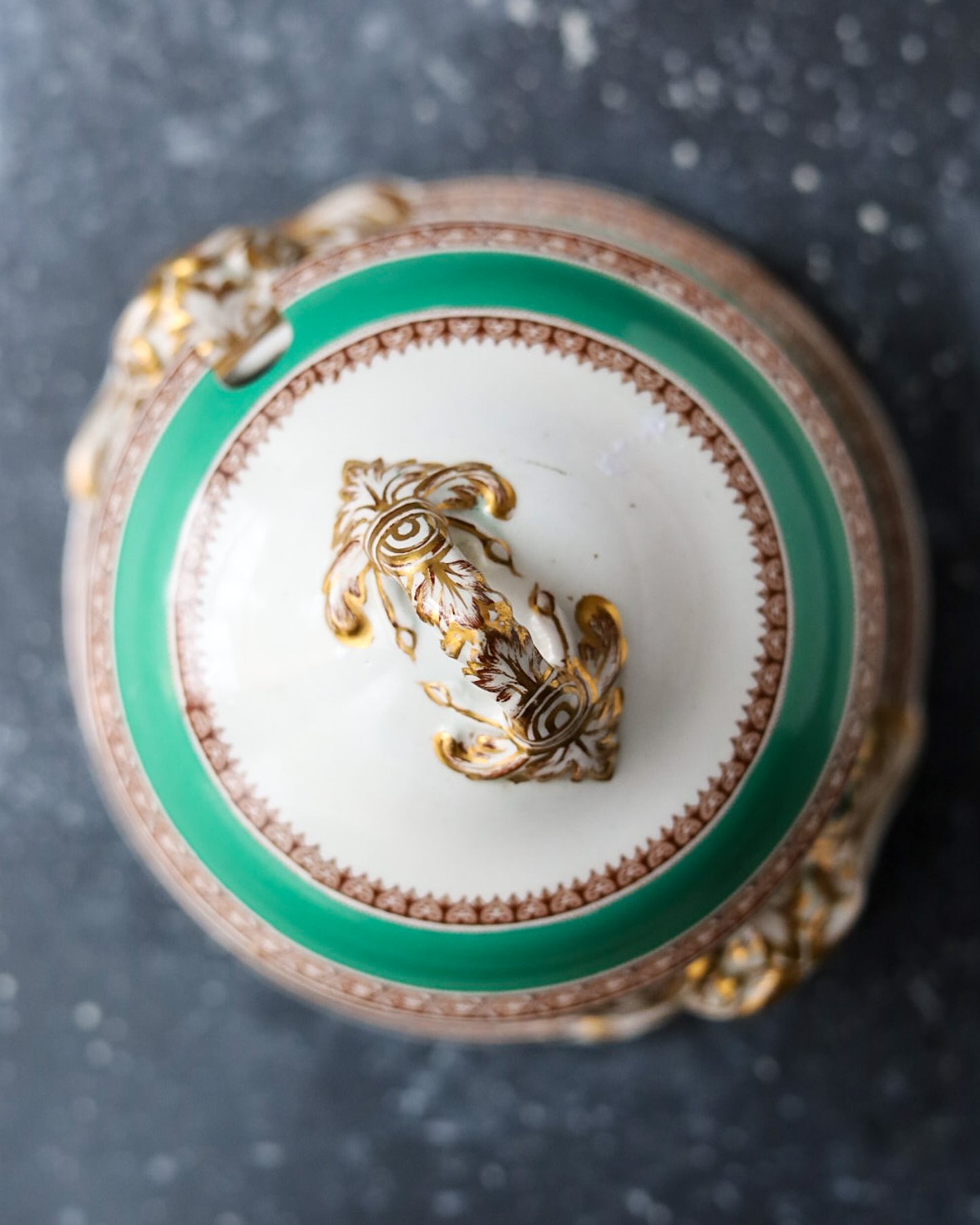 Salsiera con Coperchio e Piattino - Verde Smeraldo e Oro - Bone China - Metà 1800