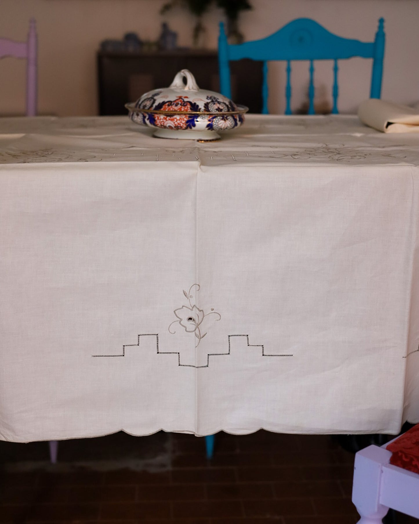 tovaglia in misto lino avorio con ricamo grigio e 12 tovaglioli