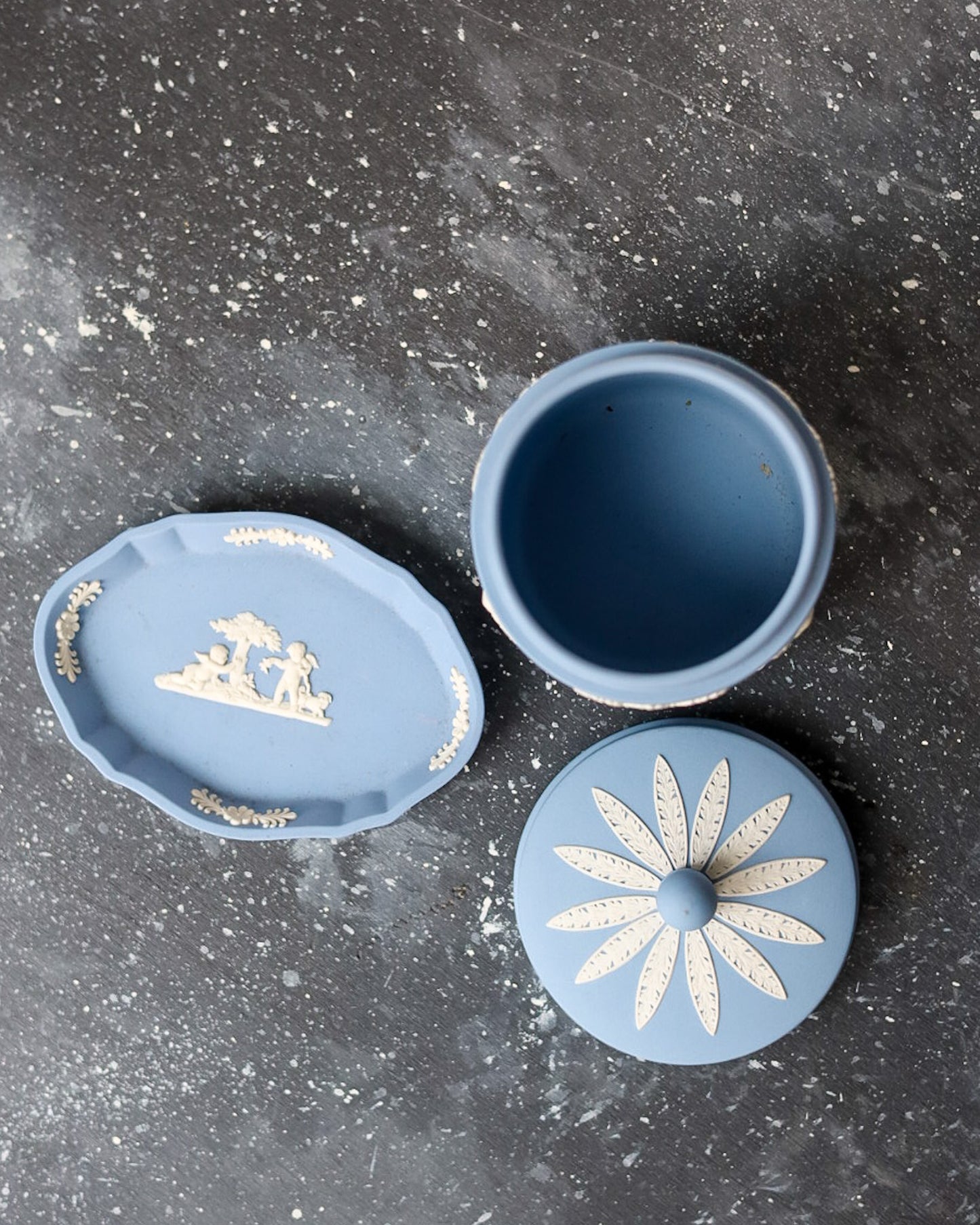Set da Bagno Wedgwood Jasperware - Barattolo con Coperchio e Vassoio - Blu Classico - Inghilterra