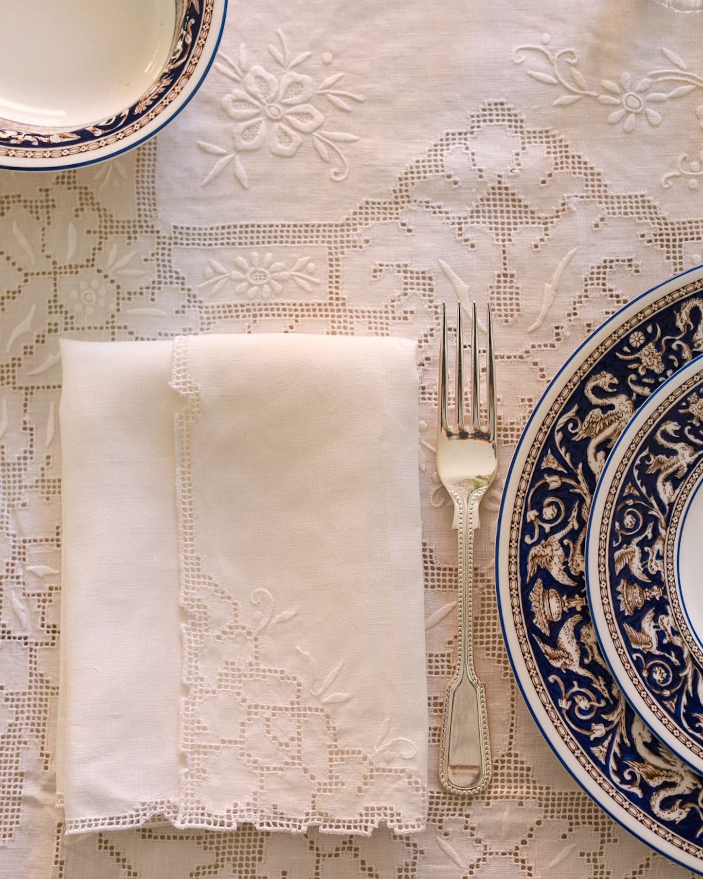 Tovaglia in sfilato siciliano con 12 tovaglioli